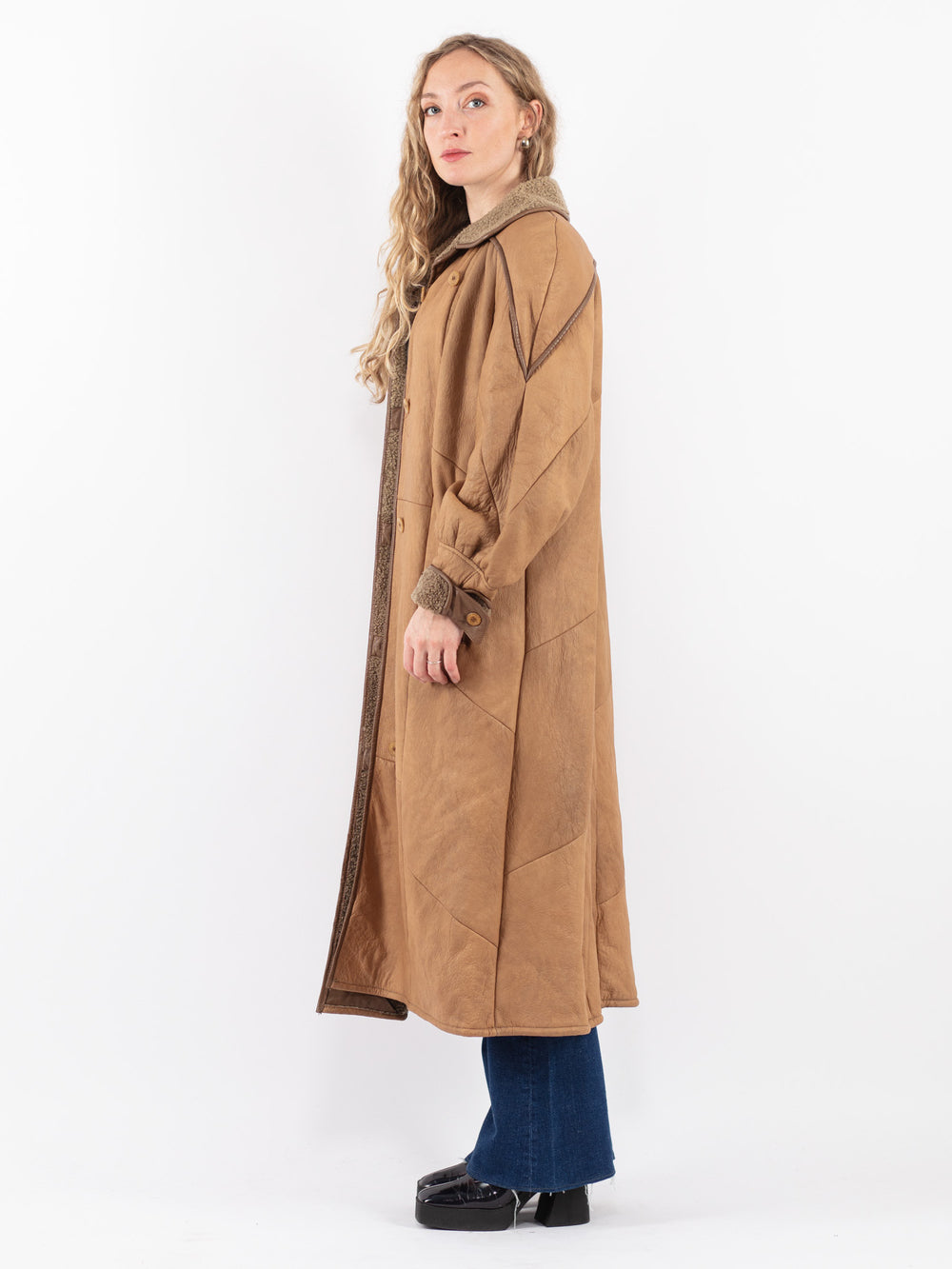 Vintage 90's Women Sheepskin Coat in Beige
