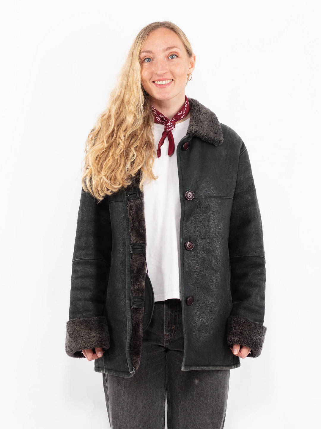 Vintage 90's Women Sheepskin in BlackA0643