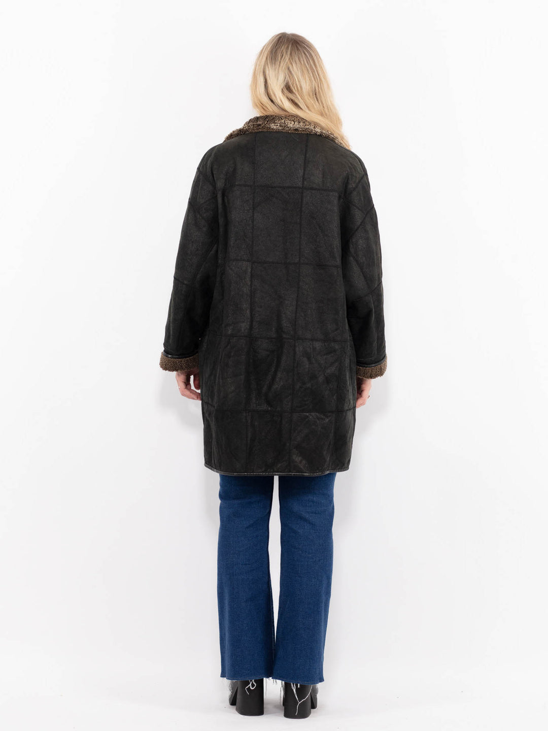 Vintage 90's Women Sheepskin Coat in BlackA1029