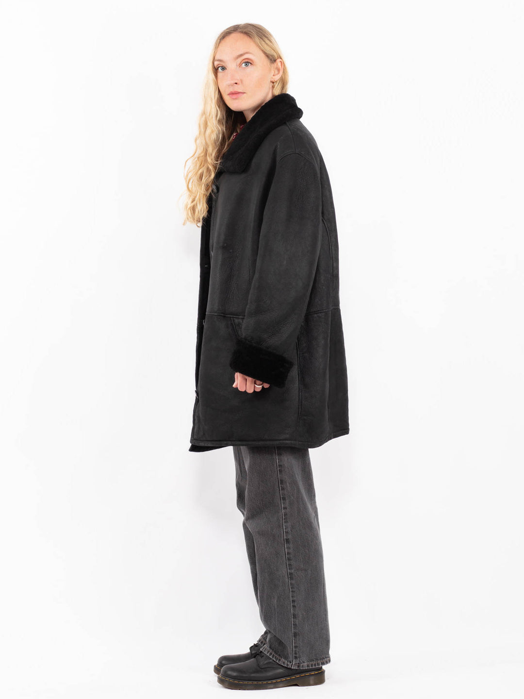 Vintage 90's Women Sheepskin Coat in BlackA0644