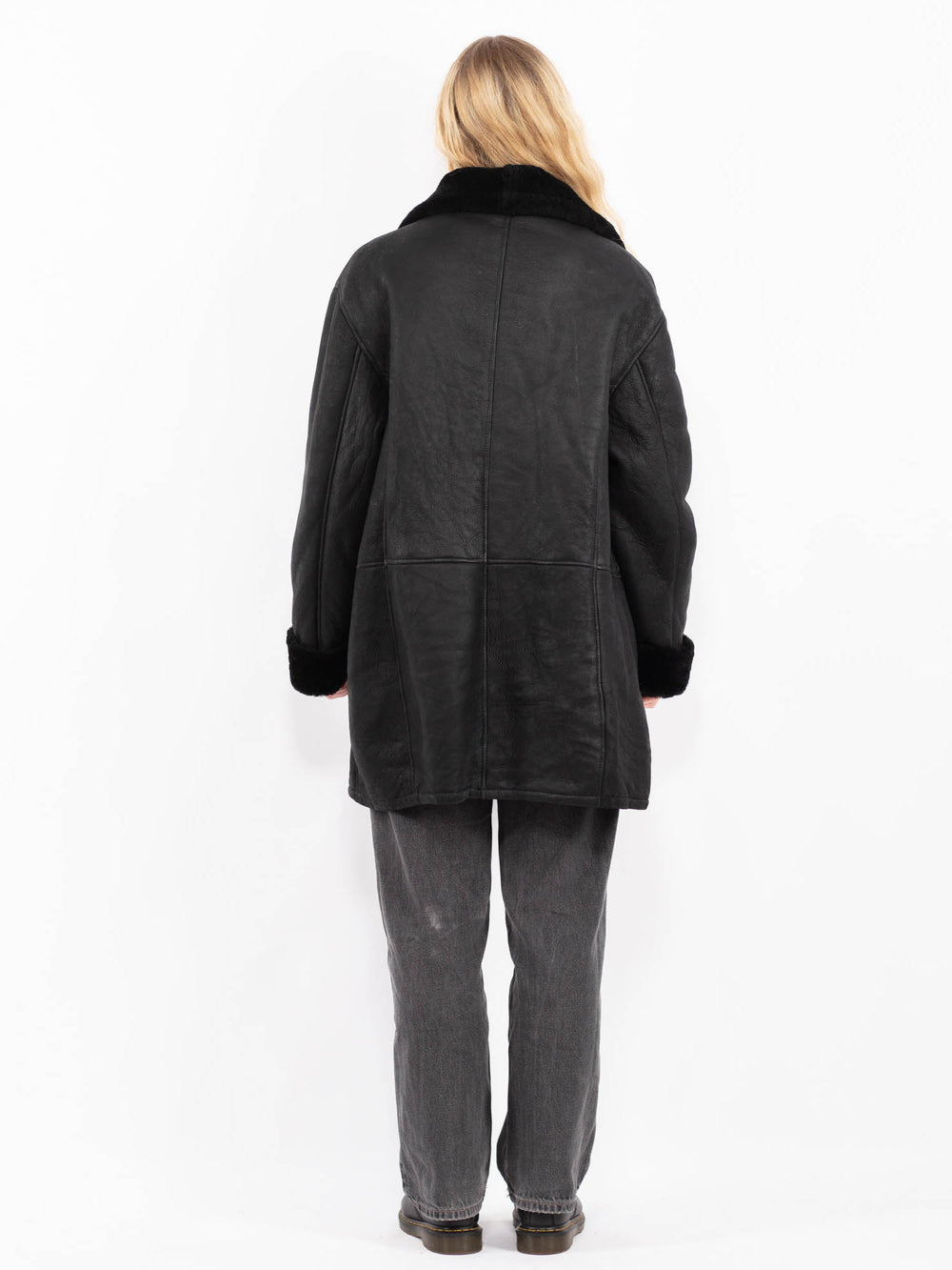 Vintage 90's Women Sheepskin Coat in BlackA0644