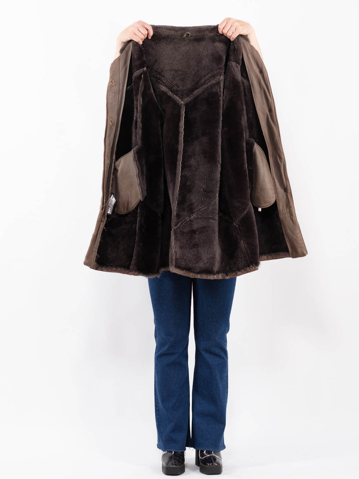Vintage 90's Women Sheepskin Coat in BrownA0400