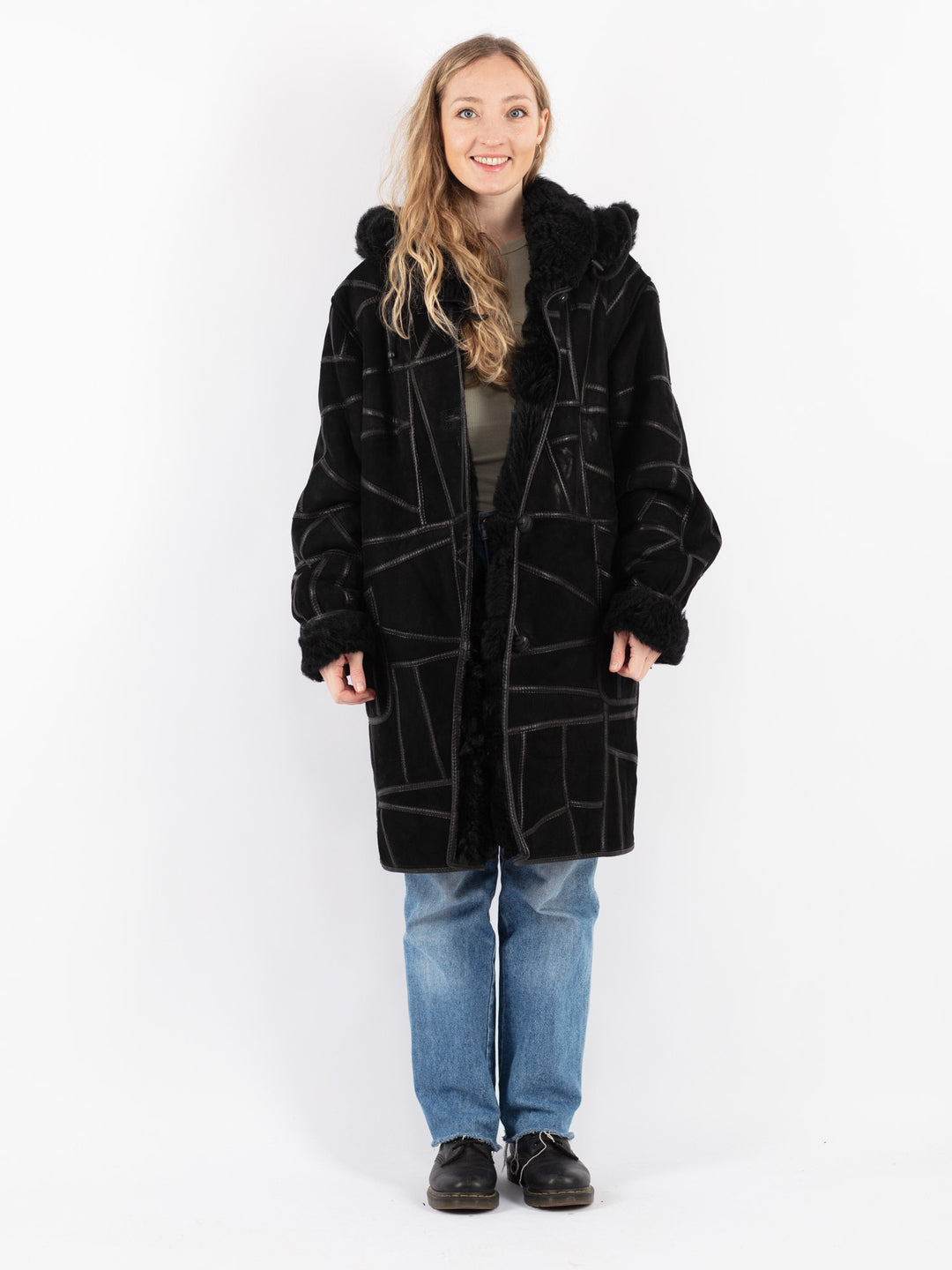 Vintage 90's Women Sheepskin Coat in Black