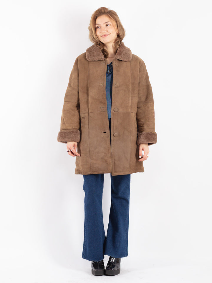 Vintage 90's Women Sheepskin Coat in Beige