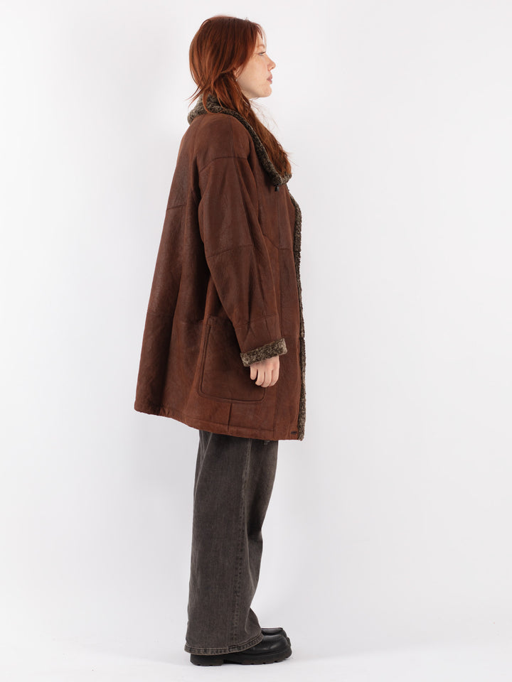 Vintage 90's Women Sheepskin Coat in Brown