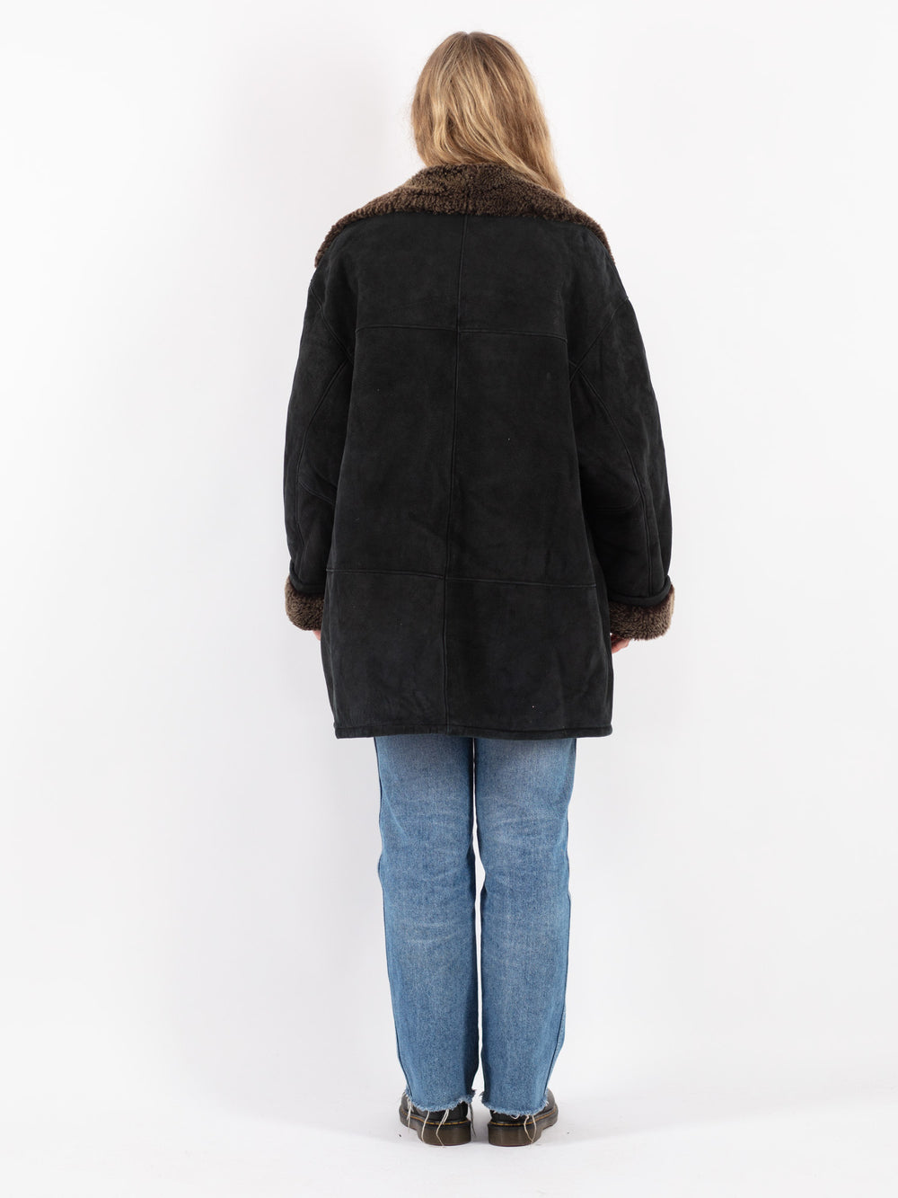 Vintage 90's Women Sheepskin Coat in BlackV8944