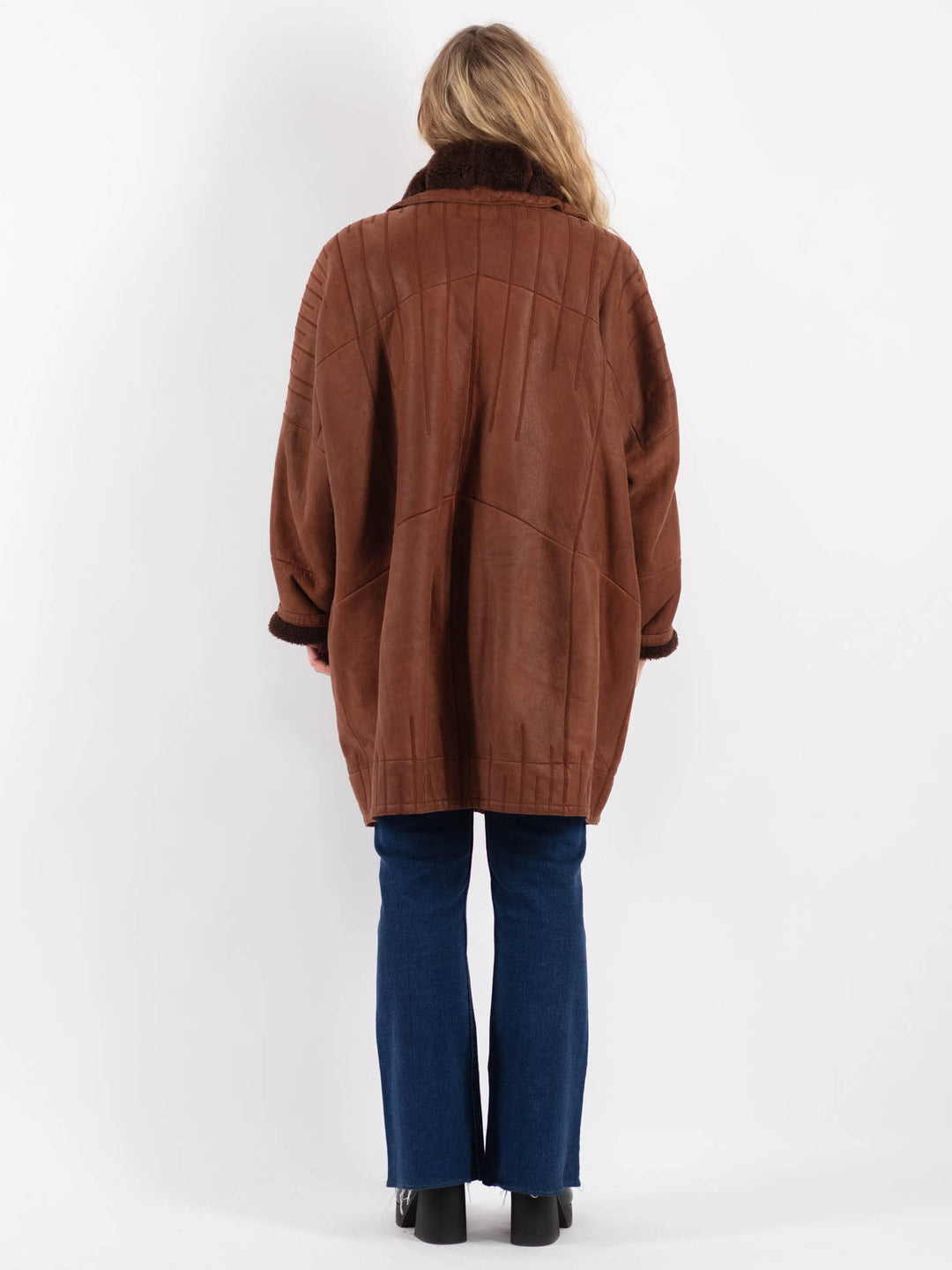 Vintage 90's Women Sheepskin Coat in Brown