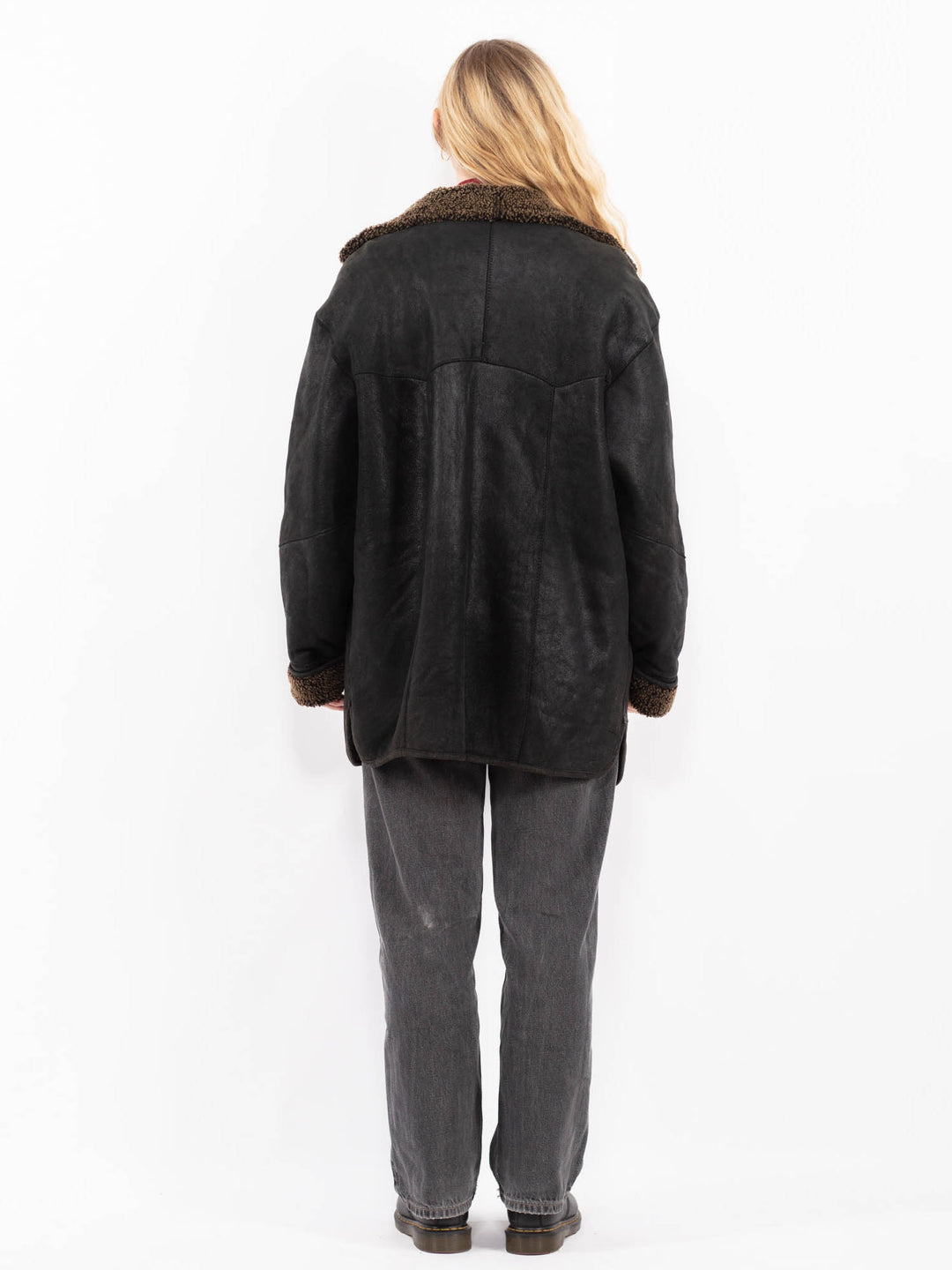 Vintage 90's Women Sheepskin Coat in BlackA0659