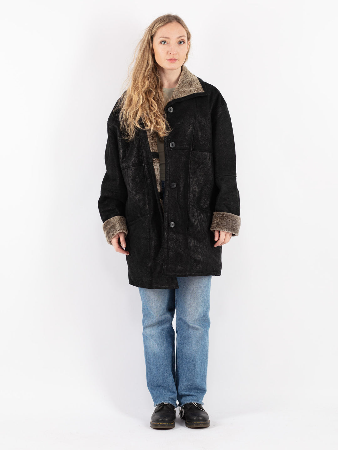 Vintage 90's Women Sheepskin Coat in Black