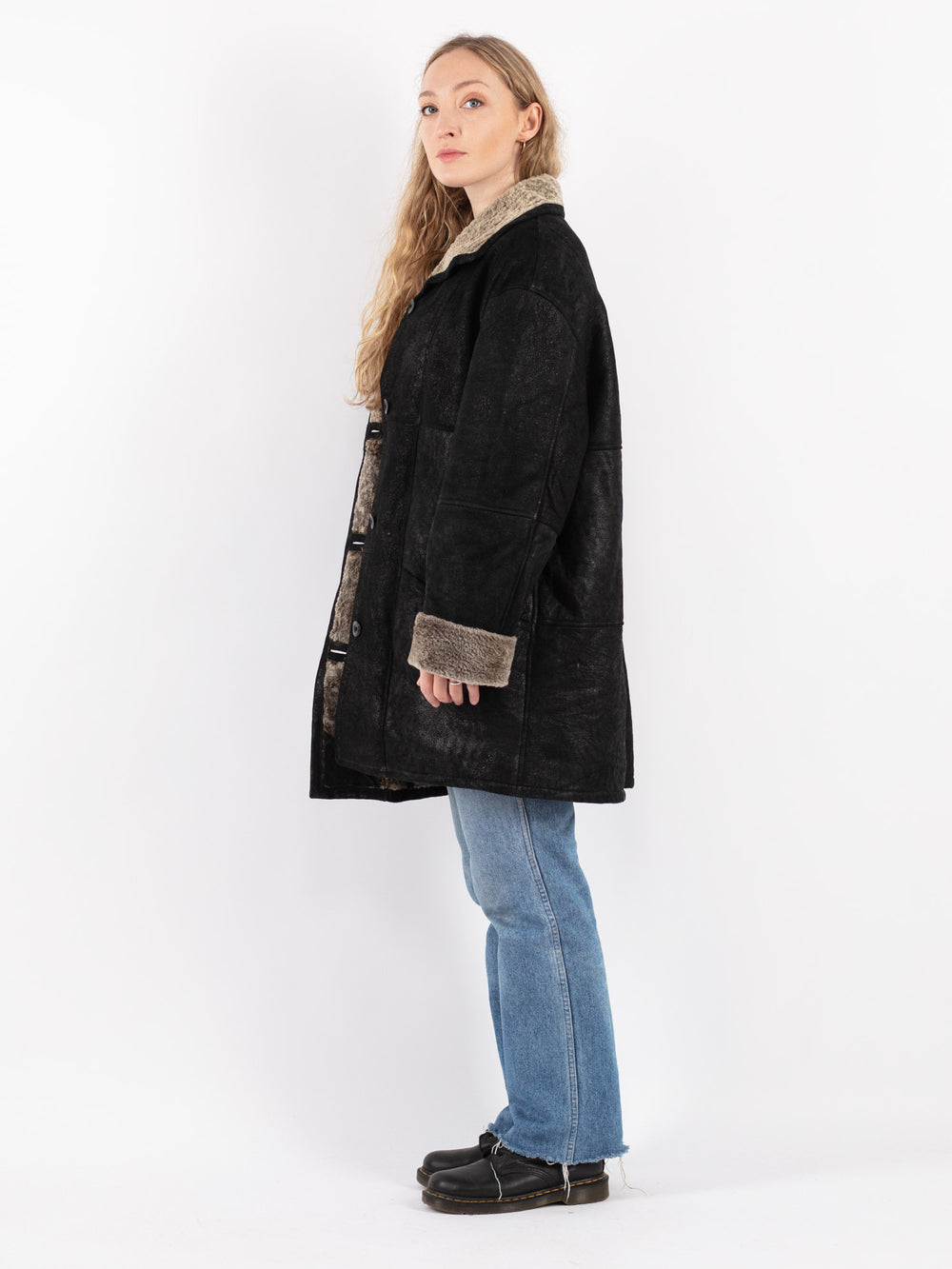 Vintage 90's Women Sheepskin Coat in Black