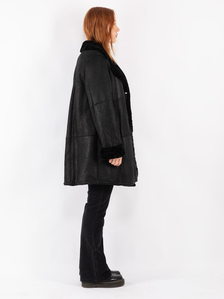 Vintage 90's Women Sheepskin Coat in Black
