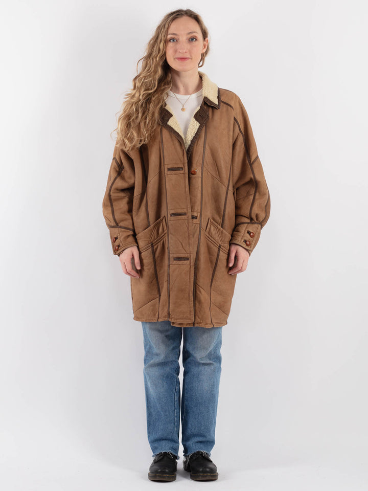 Vintage 90's Women Sheepskin Coat in BeigeV9263