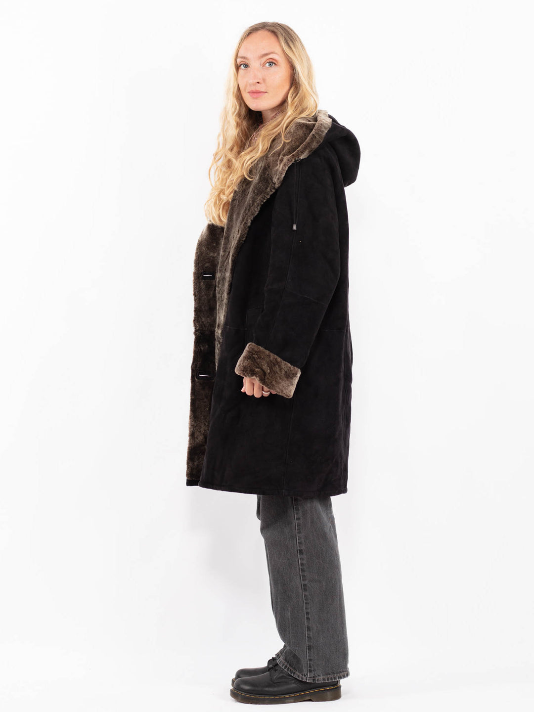 Vintage 90's Women Sheepskin Coat in BlackA0664