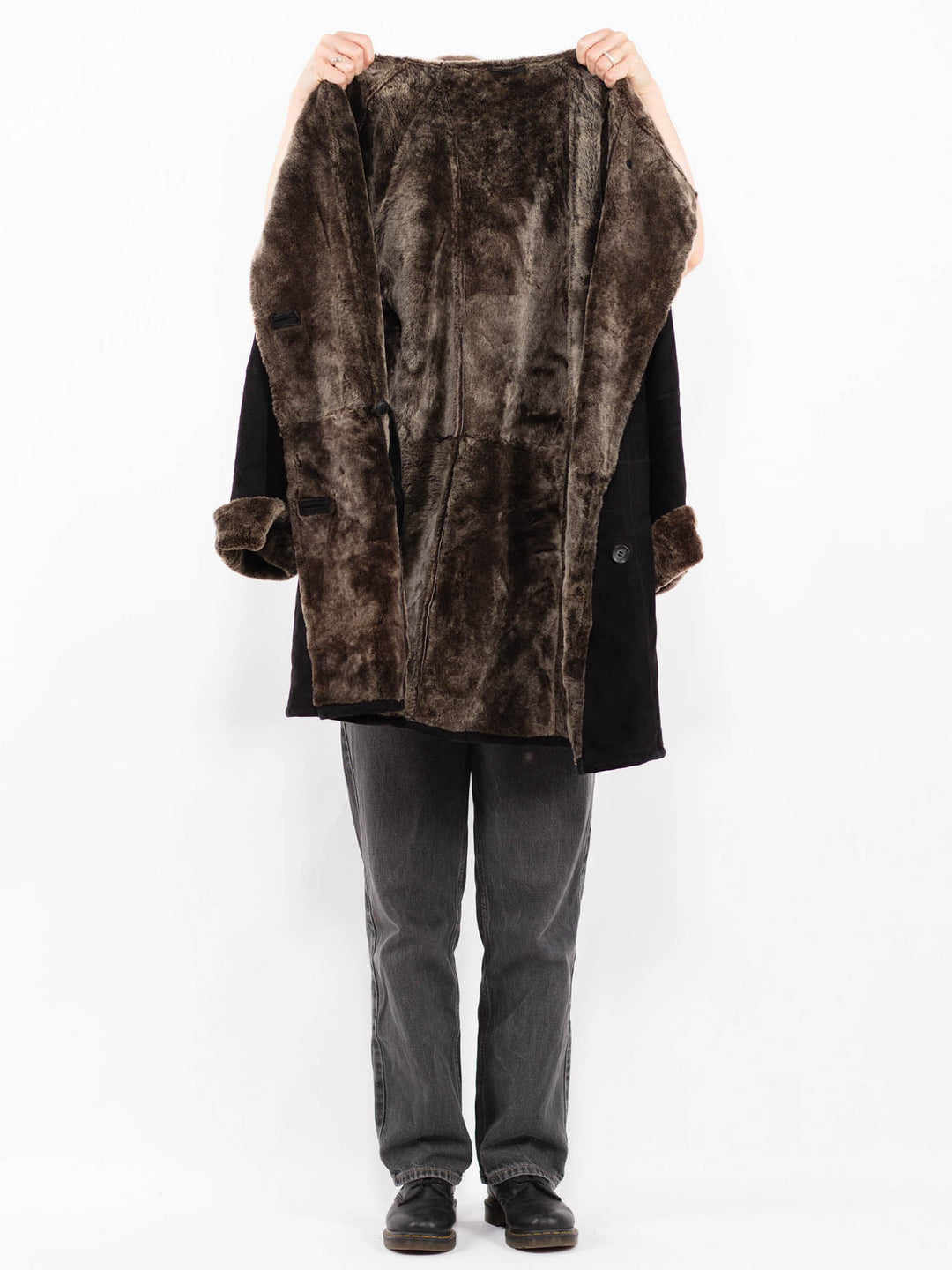 Vintage 90's Women Sheepskin Coat in BlackA0664