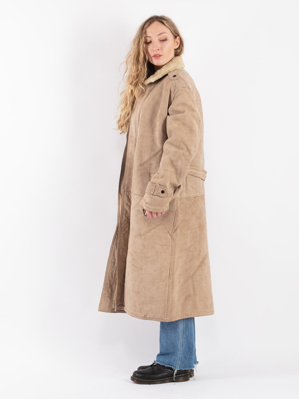 Vintage 90's Women Sheepskin Coat in Beige
