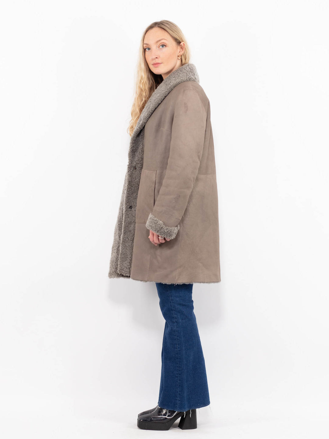 Vintage 90's Women Sheepskin Coat in GrayA1057