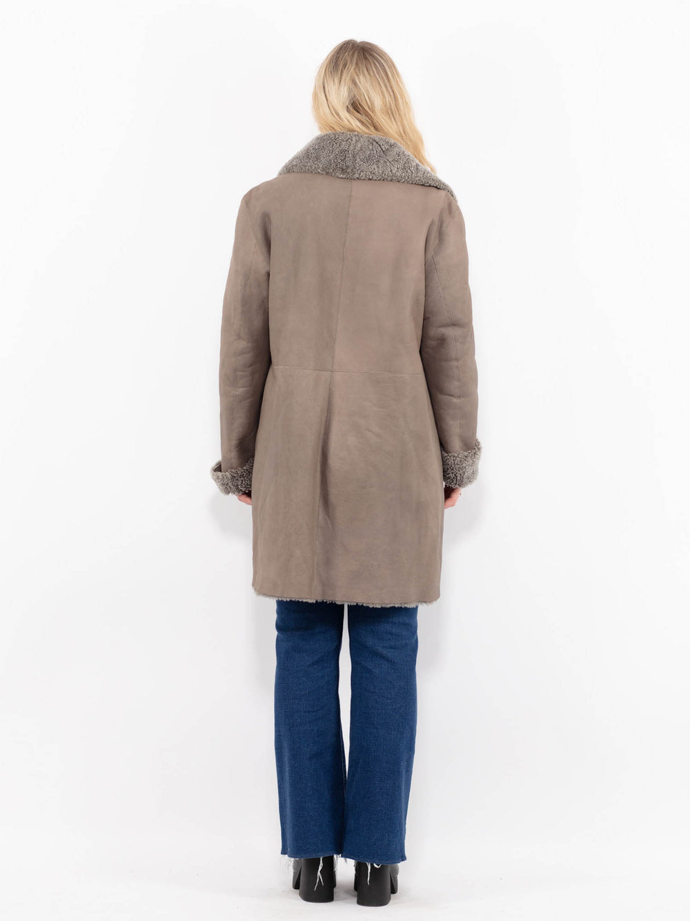 Vintage 90's Women Sheepskin Coat in GrayA1057