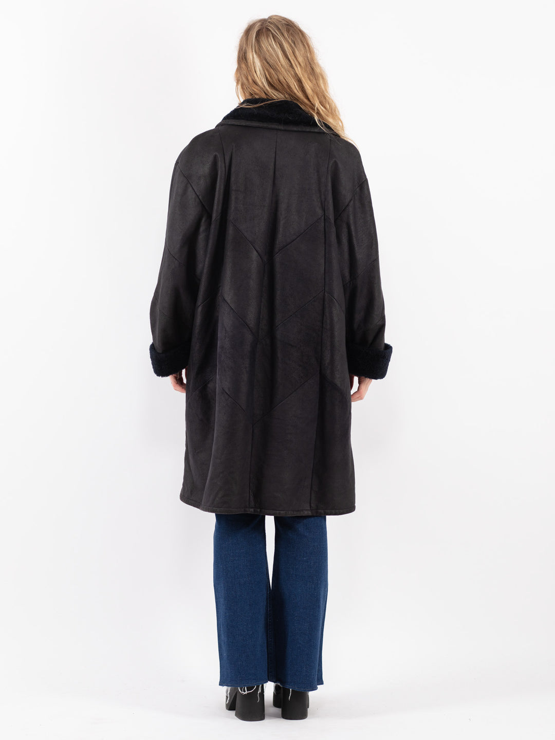 Vintage 90's Women Sheepskin Coat in Black