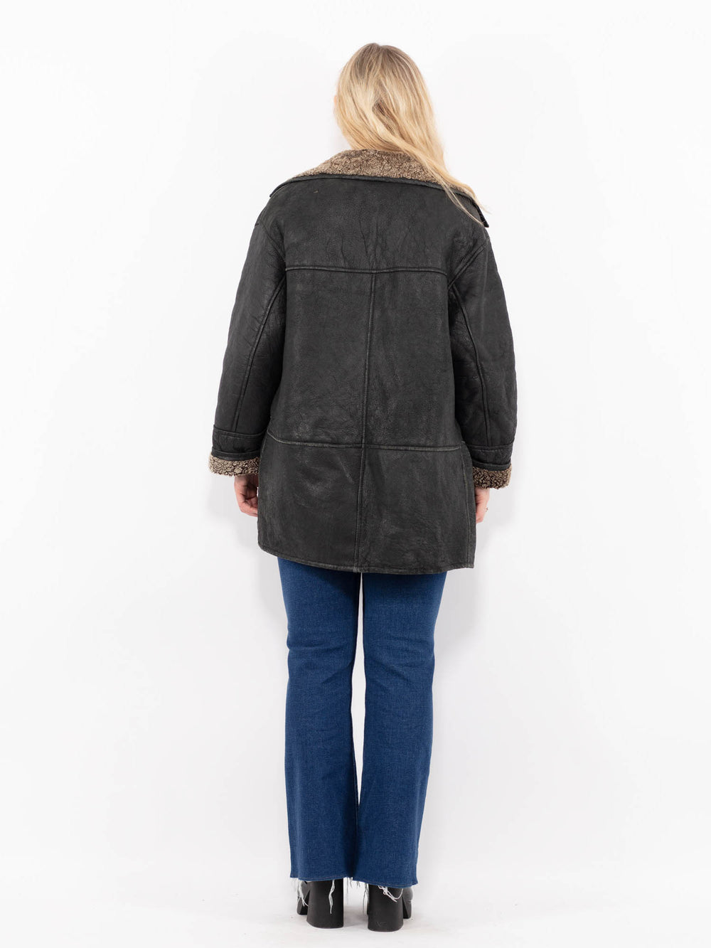 Vintage 90's Women Sheepskin Coat in BlackA1061
