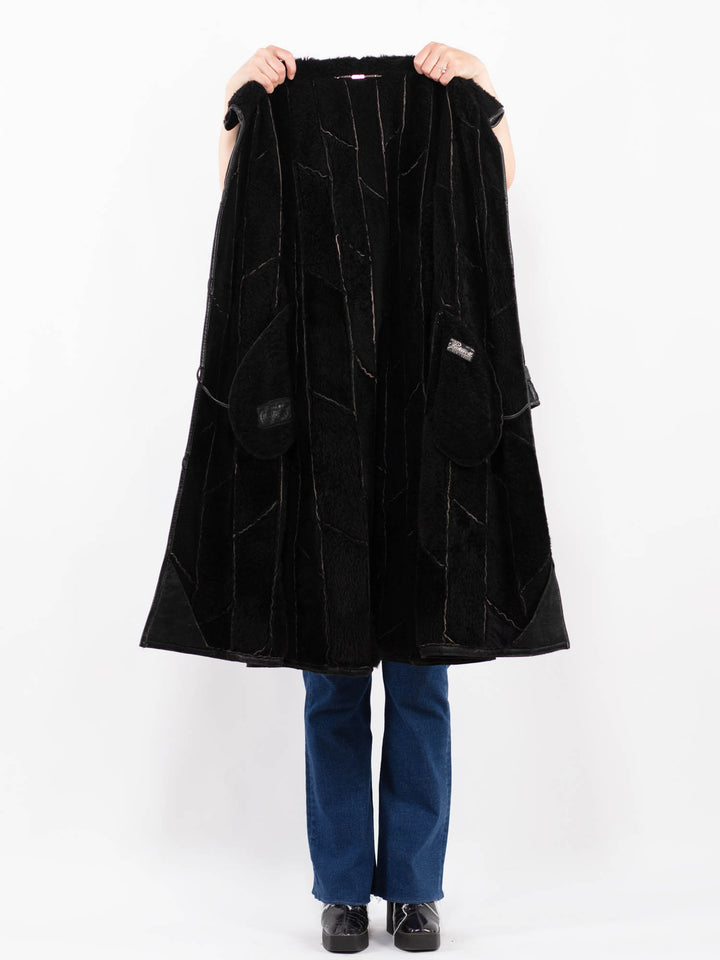 Vintage 90's Women Sheepskin Coat in BlackA0432