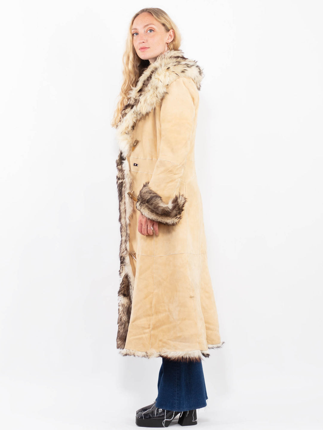 Vintage 90's Women Sheepskin Coat in BeigeA0435