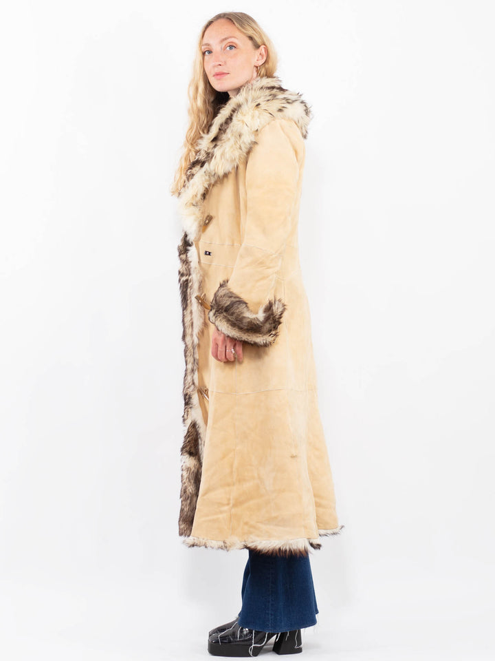 Vintage 90's Women Sheepskin Coat in BeigeA0435