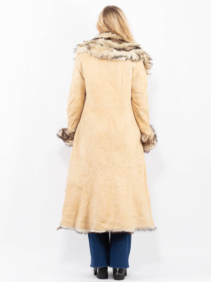 Vintage 90's Women Sheepskin Coat in BeigeA0435