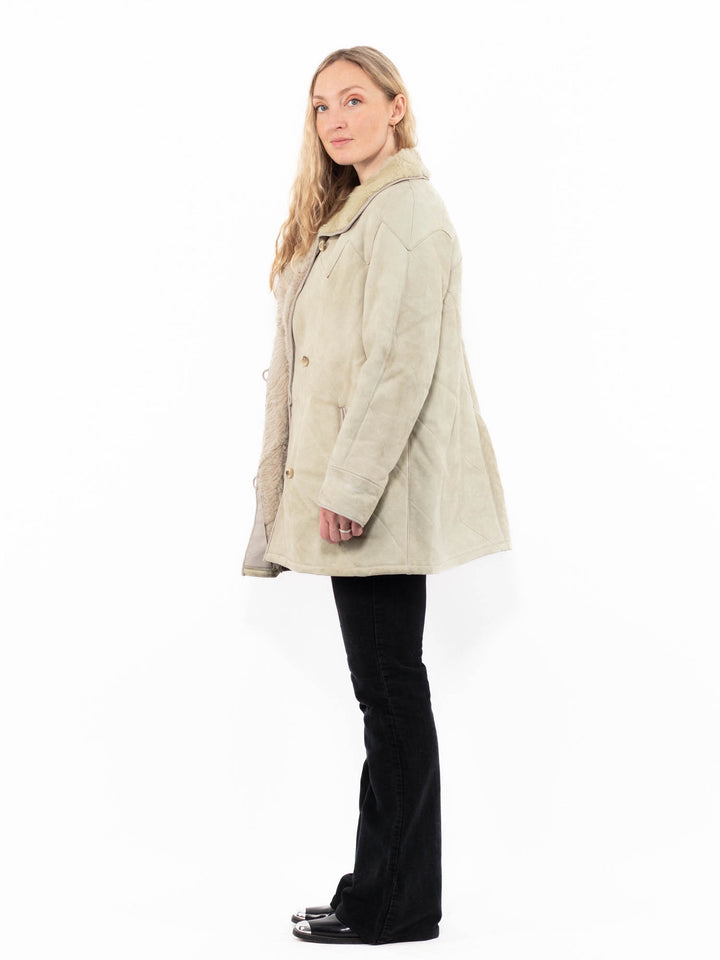 Vintage 90's Women Sheepskin Coat in BeigeA0962