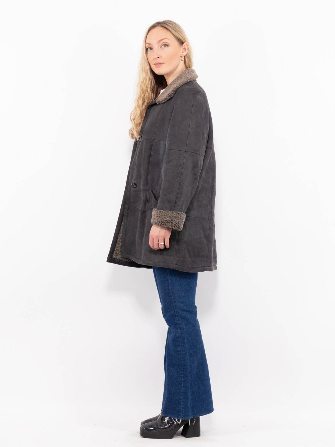 Vintage 90's Women Sheepskin Coat in GrayA1067
