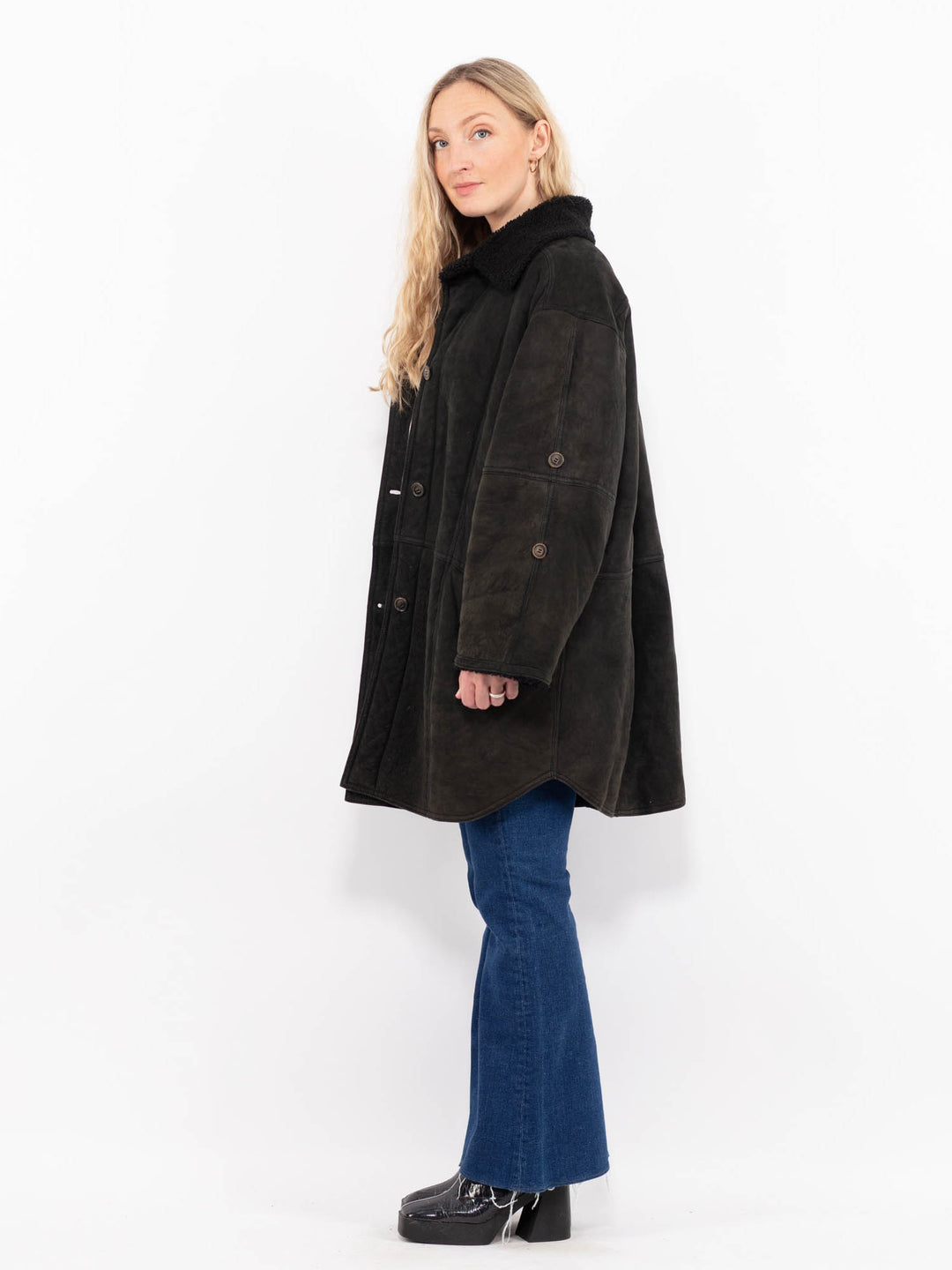 Vintage 90's Women Sheepskin Coat in BlackA1068