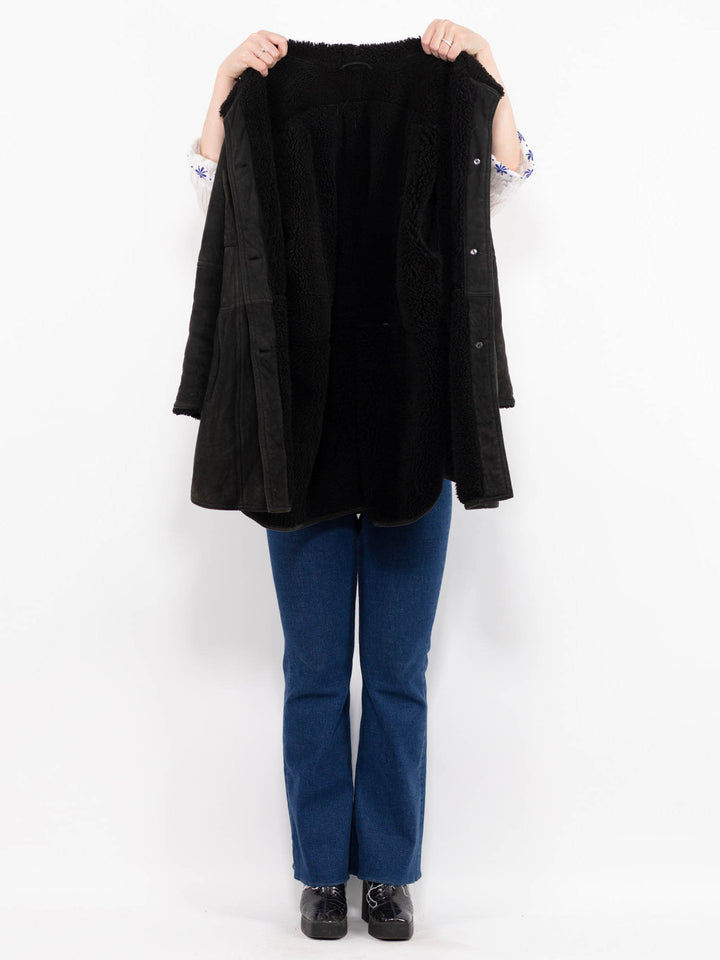 Vintage 90's Women Sheepskin Coat in BlackA1068