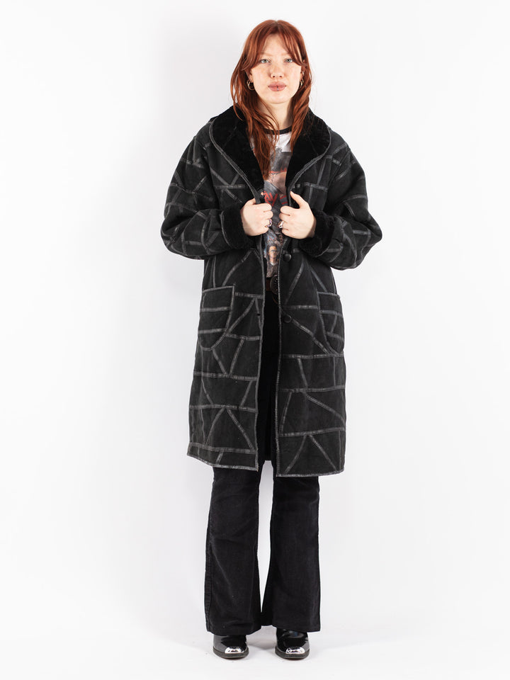 Vintage 90's Women Sheepskin Coat in Black