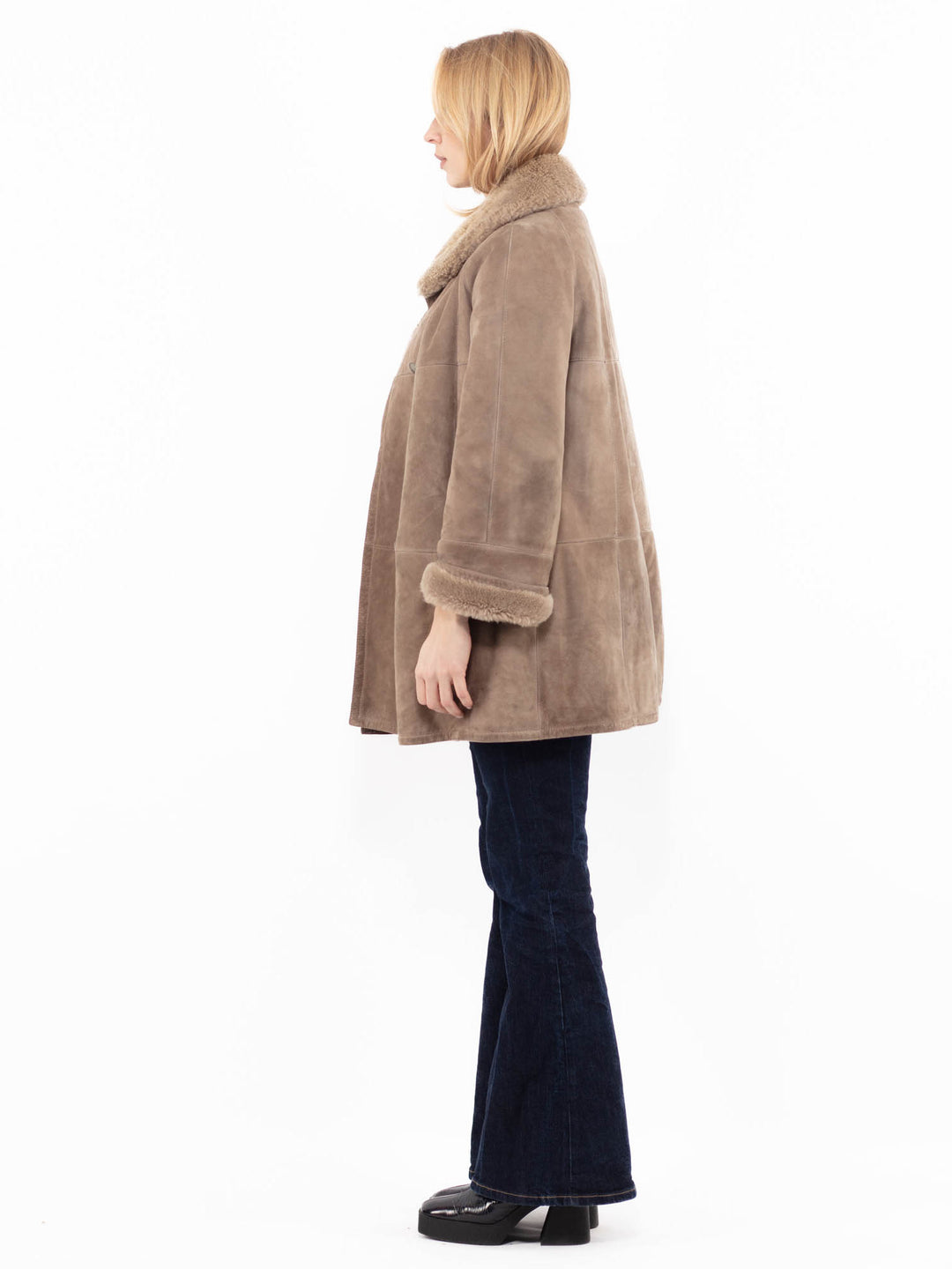 Vintage 90's Women Sheepskin Coat in BeigeA1174