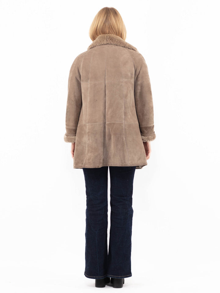 Vintage 90's Women Sheepskin Coat in BeigeA1174