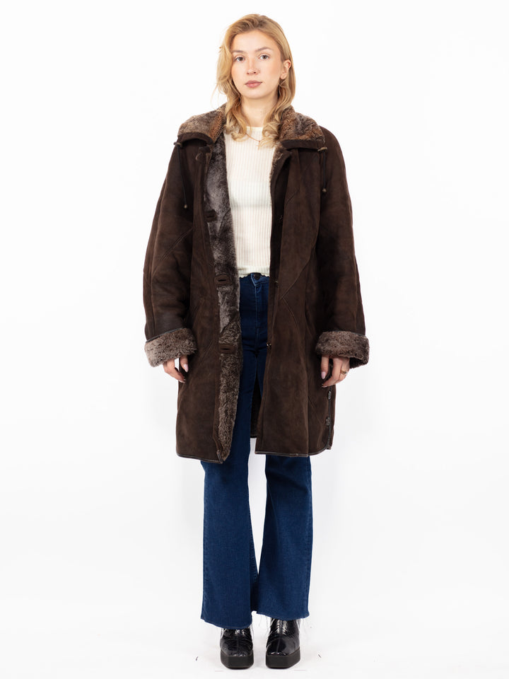 Vintage 90's Women Oversized Sheepskin Coat in Brown