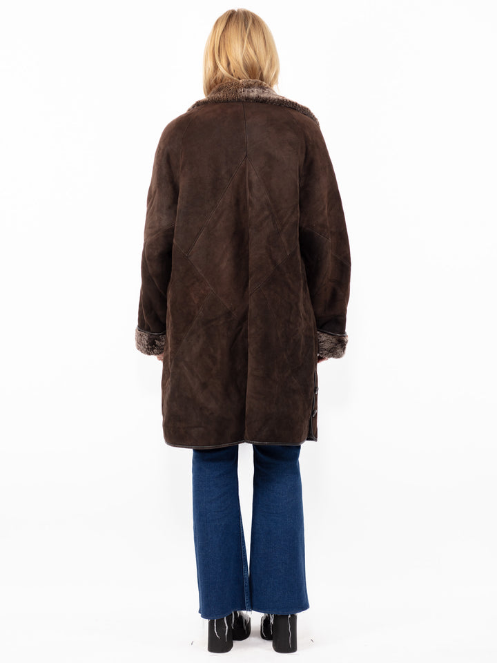 Vintage 90's Women Oversized Sheepskin Coat in Brown