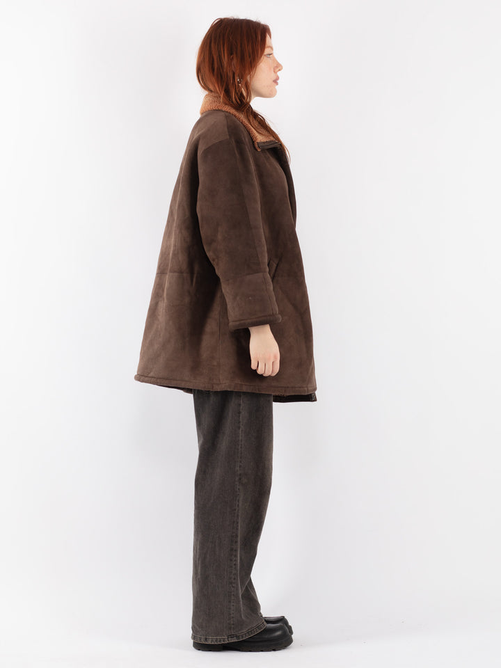 Vintage 90's Women Sheepskin Coat in Brown