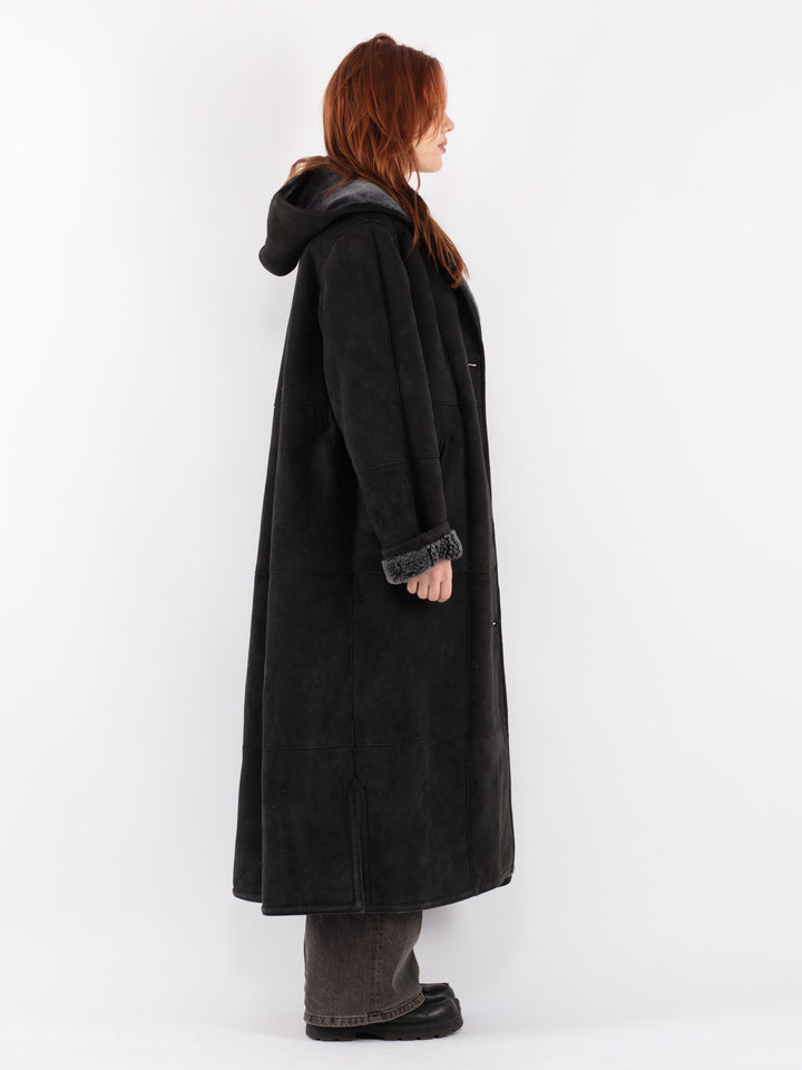 Vintage 90's Women Sheepskin Coat in BlackV8528