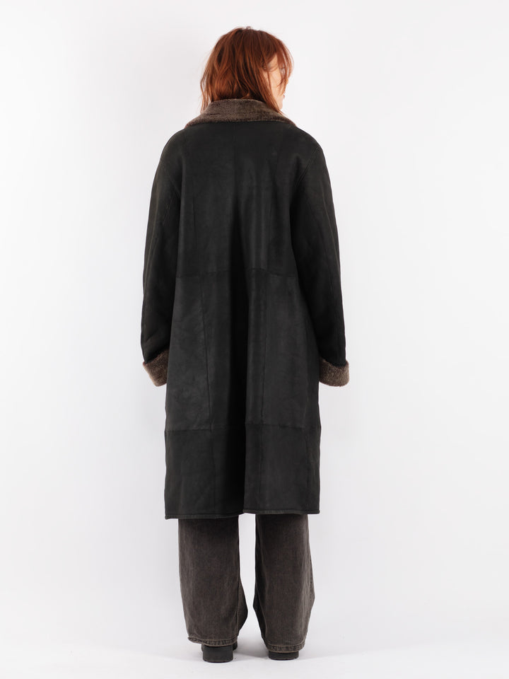 Vintage 90's Women Sheepskin Coat in Black