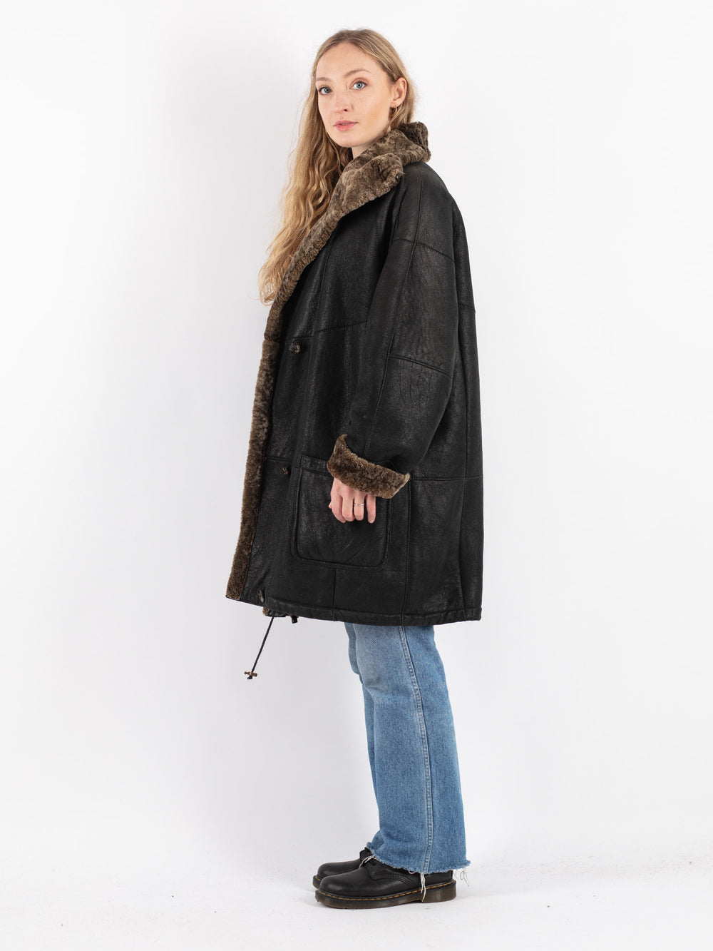 Vintage 90's Women Sheepskin Coat in Black