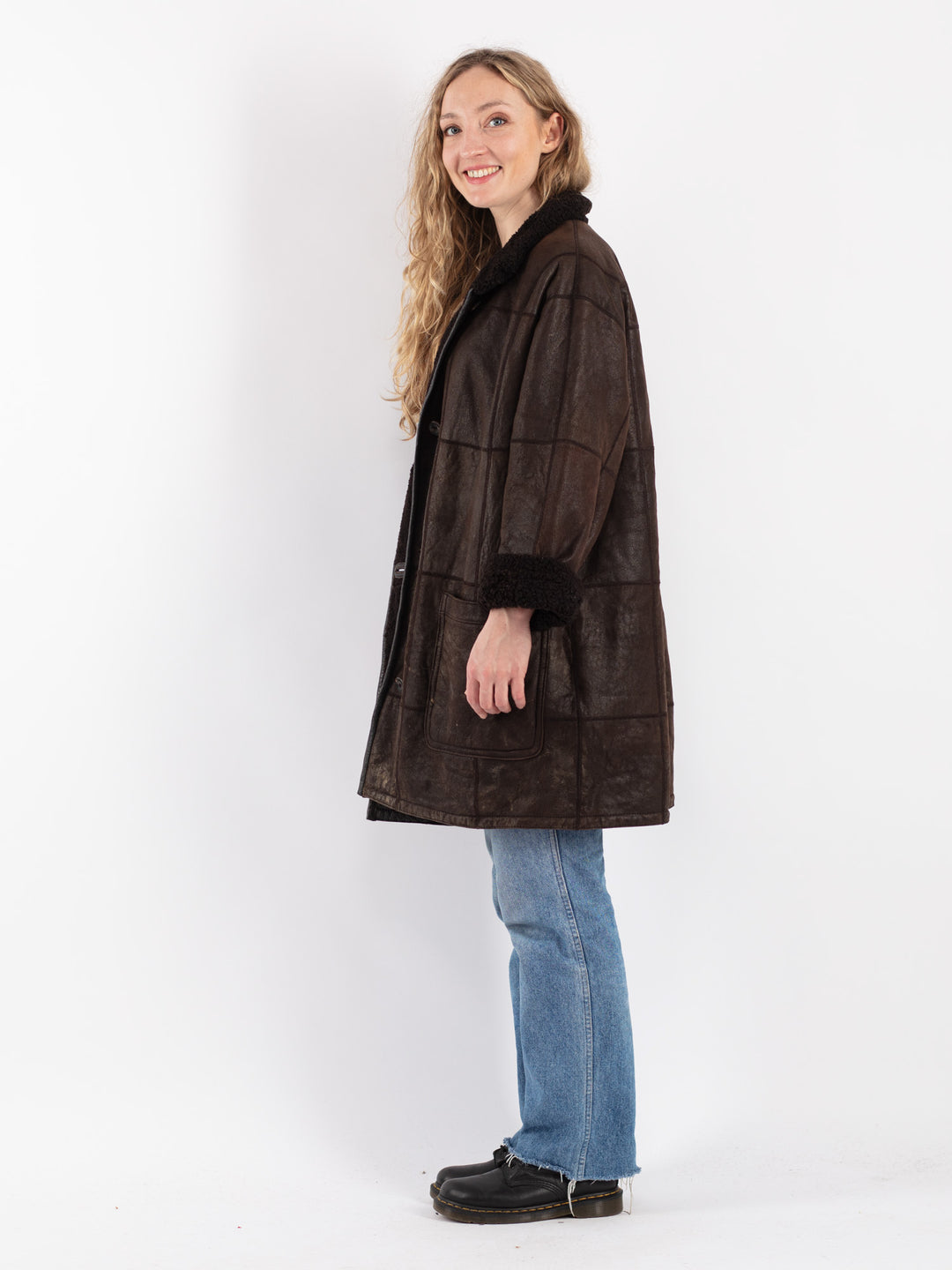 Vintage 90's Women Sheepskin Coat in Brown