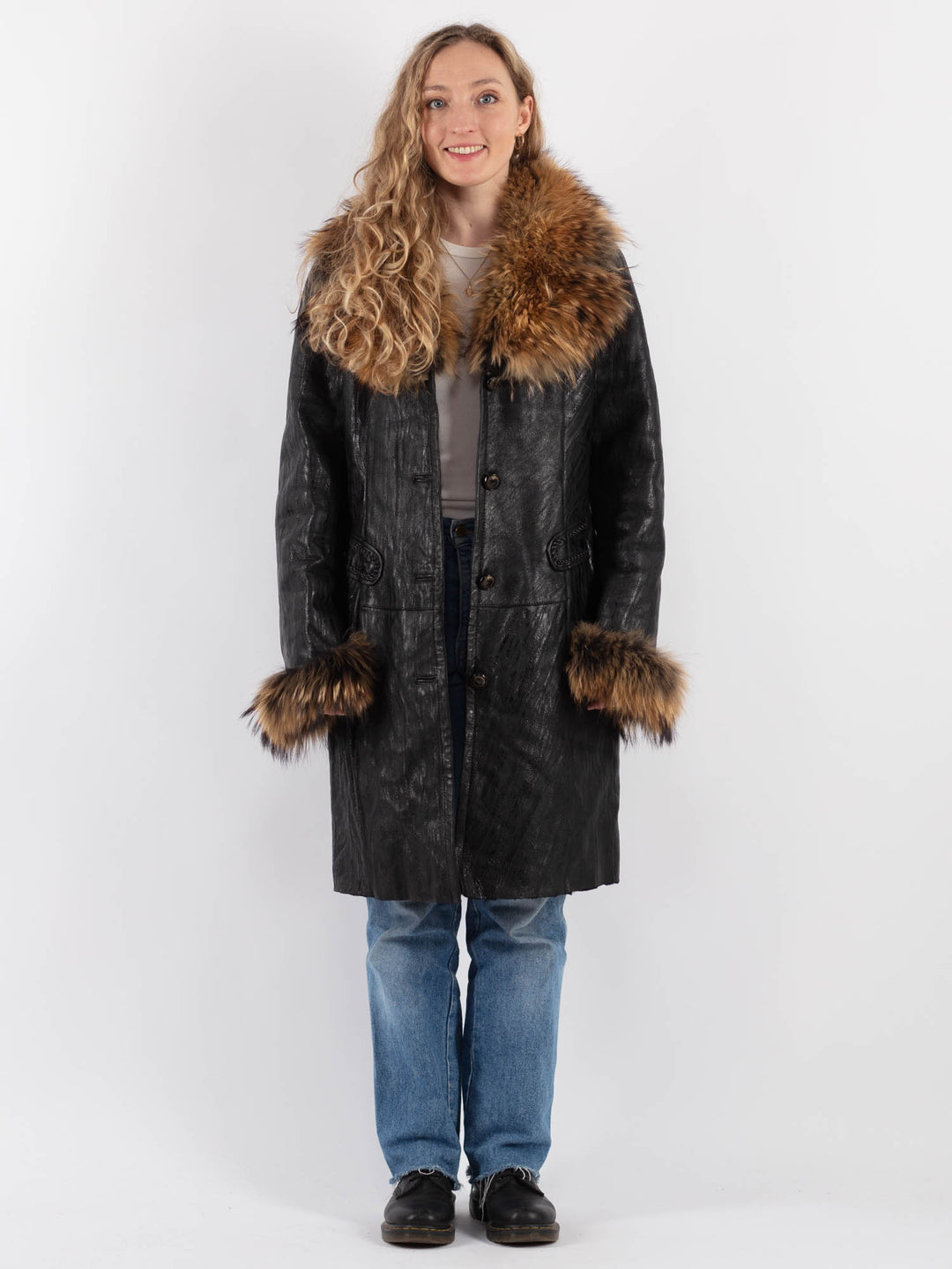 Vintage 90's Women Sheepskin Coat in Black