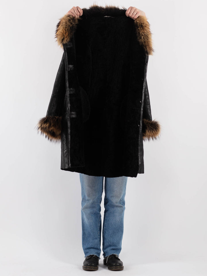 Vintage 90's Women Sheepskin Coat in Black