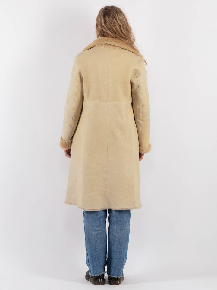 Vintage 90's Women Sheepskin Coat in Beige