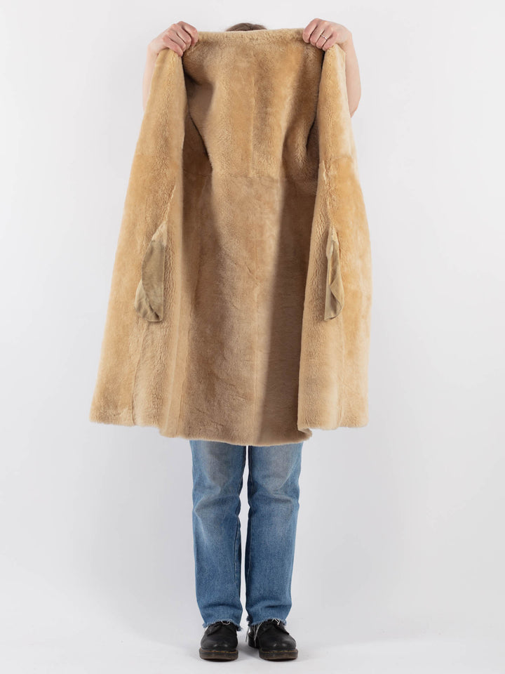 Vintage 90's Women Sheepskin Coat in Beige