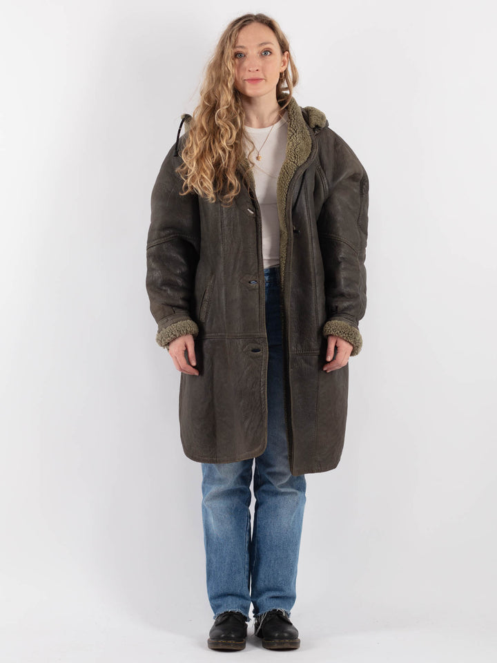 Vintage 90's Women Oversized Sheepskin Coat in Green