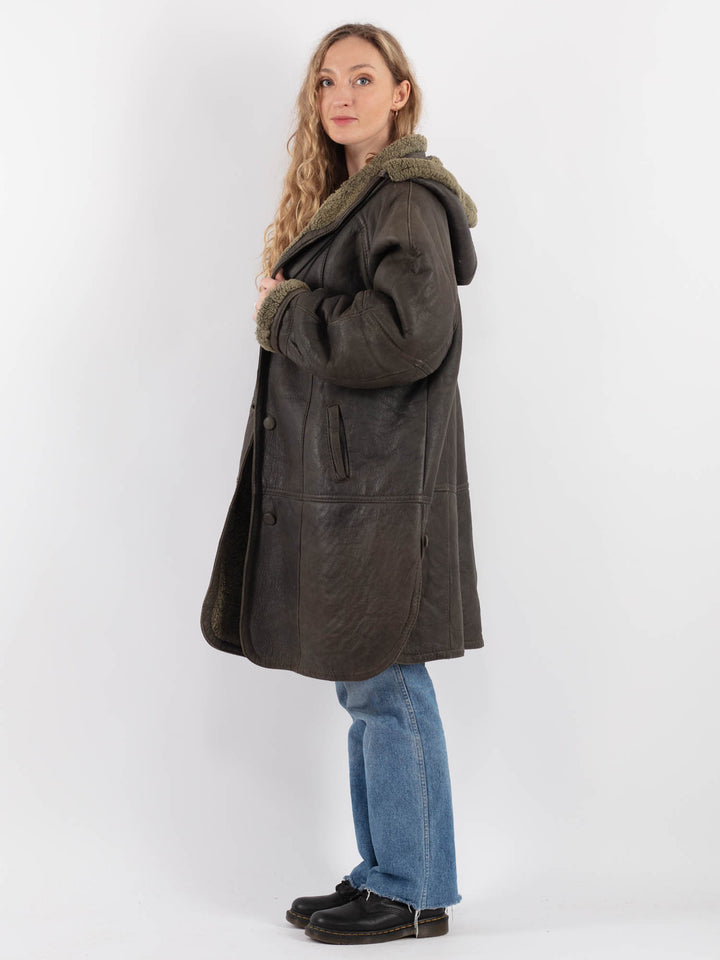 Vintage 90's Women Oversized Sheepskin Coat in Green