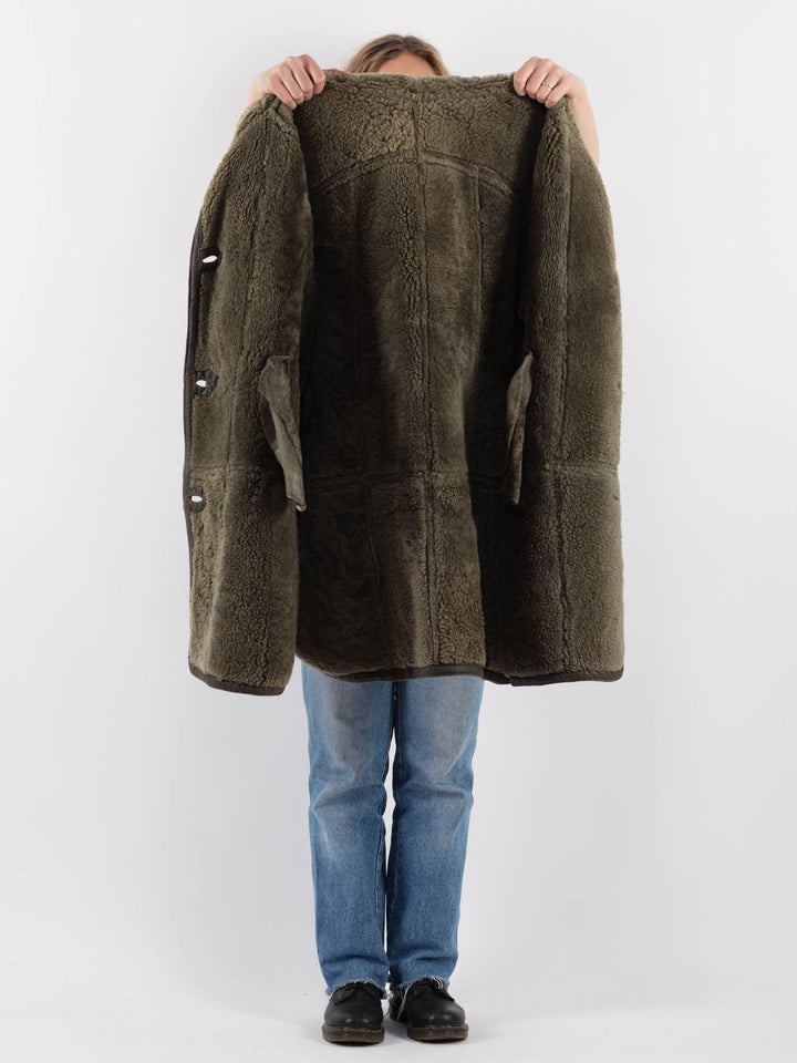 Vintage 90's Women Oversized Sheepskin Coat in Green