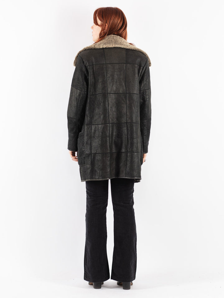 Vintage 90's Women Sheepskin Coat in Black