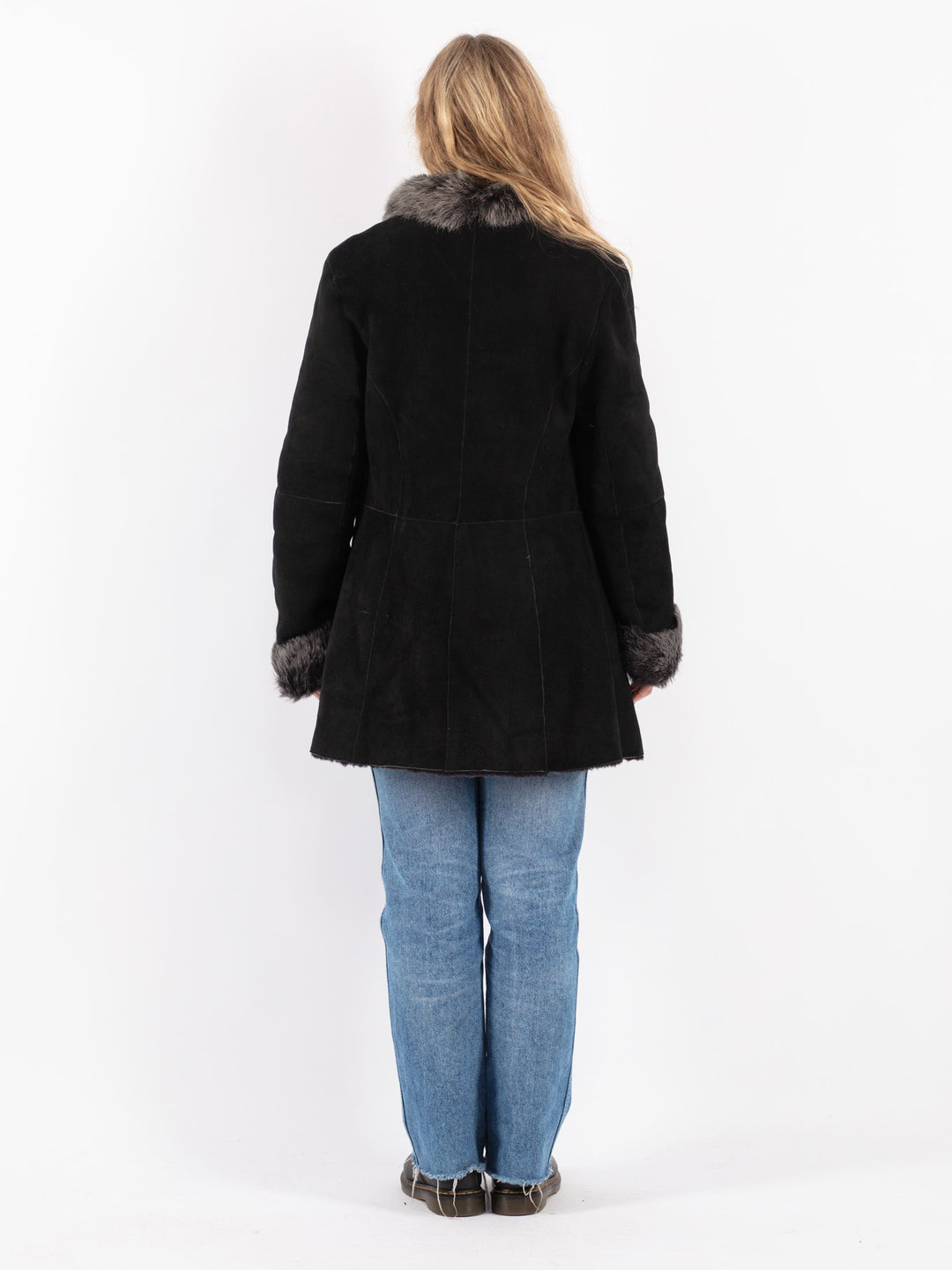 Vintage 90's Women Sheepskin Coat in Black